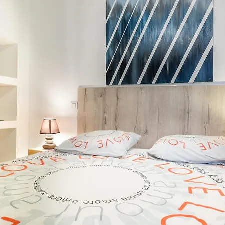 度假居 Agreable Maison Sablaise 莱萨布勒-多洛讷