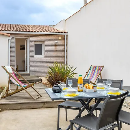 Agreable Maison Sablaise 莱萨布勒-多洛讷